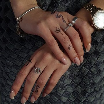 Finger Tattoos