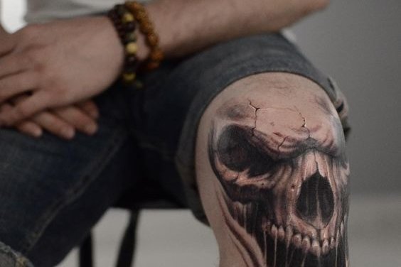 knee tattoo men