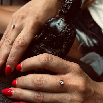 Microdermal Piercing