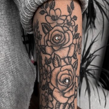 Microdermal Piercing