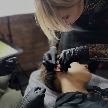 Piercing training in Vancouver