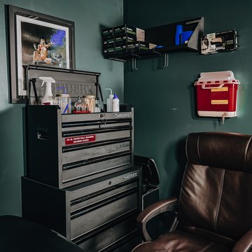 Tattoo parlour in Vancouver