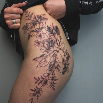 Women's Thigh Tattoos