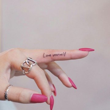 finger tattoos for women