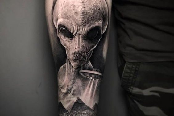 alien tattoo