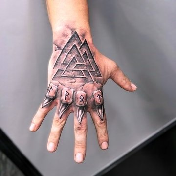 finger tattoos for men