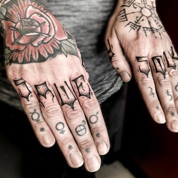 finger tattoos for men