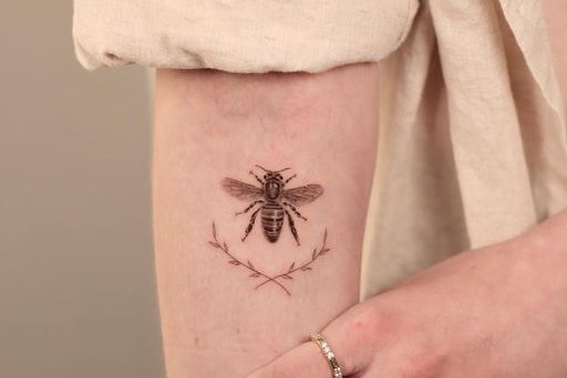 bee tattoo