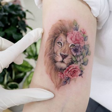 lion tattoo