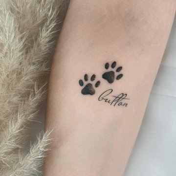 paw print tattoo